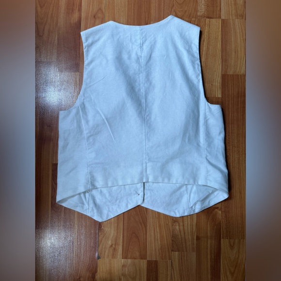 Like New GAP Vest - Picture 2 of 3